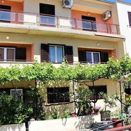 Apartment Raos
